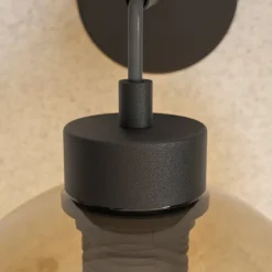 Væglampe Cubus, sort/rav, glas, Ø 18 cm, E27