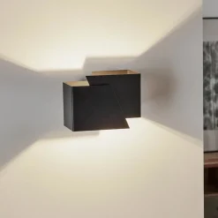 Væglampe Frost i kantet form, sort