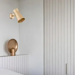 Væglampe Lotta, guldfarvet, spotlight, stål, justerbar