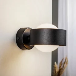 Væglampe Mado i stål, sort, 1 lyskilde