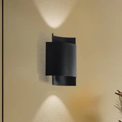 Væglampe Pako af to stålplader i sort