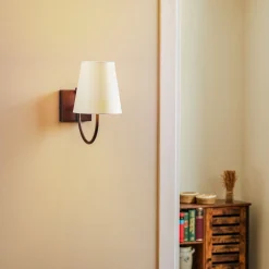 Væglampe Paro med tekstilskærm