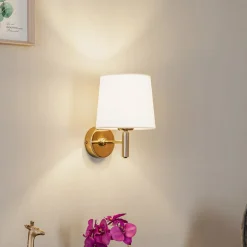 Væglampe Polo Plus tekstilskærm, messing/creme