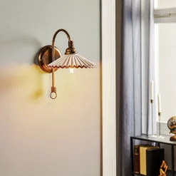 Væglampe Rosina, bronze med lyserød keramisk skærm