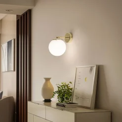 Væglampe Sala med kugleglas, 1 lyskilde