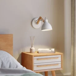 Væglampe Skansen, træarm justerbar, hvid