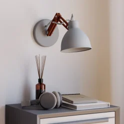 Væglampe Skansen, træarm justerbar, grå