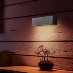 Væglampe Straight XS, bredde 26 cm, sort