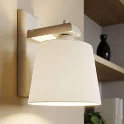 Væglampe Sweden med træstel, antik hvid