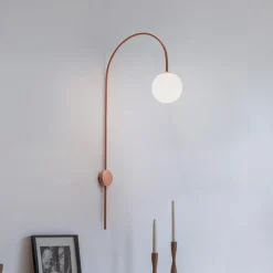 Væglampe Una, metal, glas, koralrød