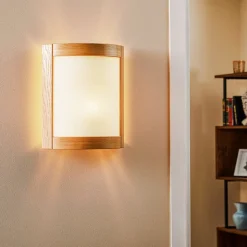 Væglampe Zanna i træ, højde 34 cm, lys eg