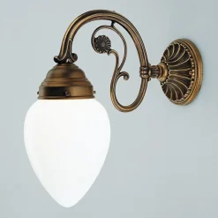 Væglampen Mario af berlinsk messing