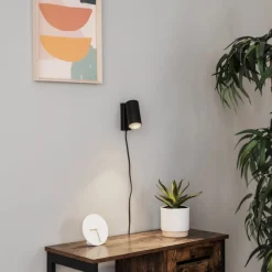 Vægspot Mono I med stik sort